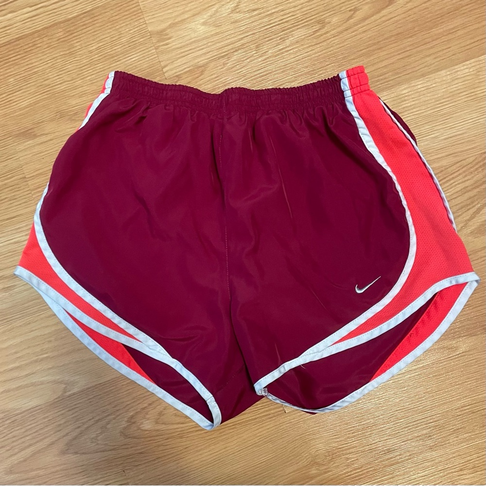 Nike Tempo shorts dark red maroon